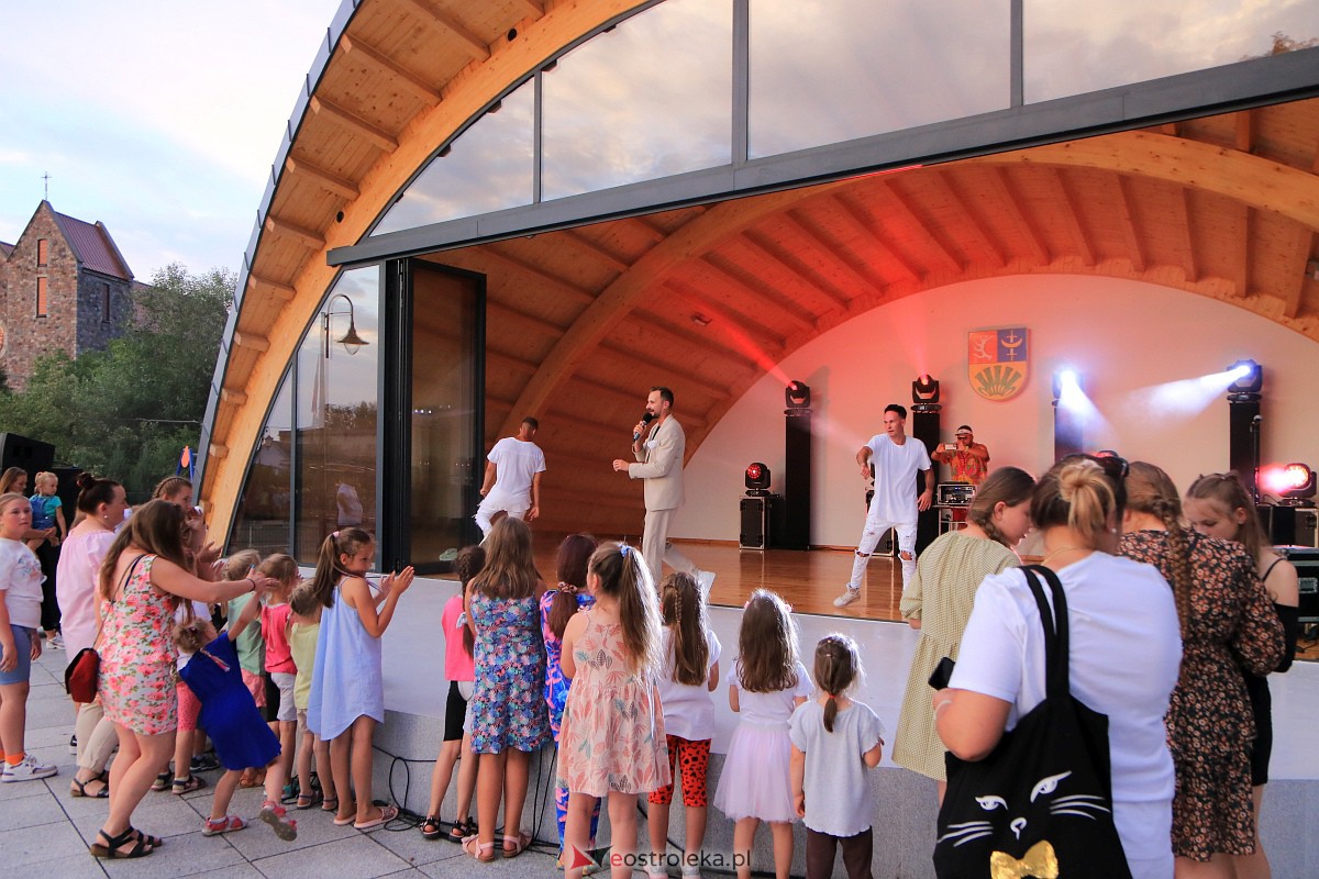 Muzyczne wydarzenie na letniej scenie w Amfiteatrze w Troszynie [16.07.2023] - zdjęcie #30 - eOstroleka.pl