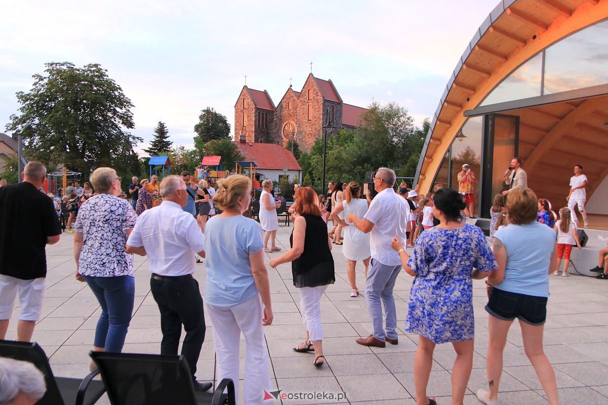 Muzyczne wydarzenie na letniej scenie w Amfiteatrze w Troszynie [16.07.2023] - zdjęcie #55 - eOstroleka.pl