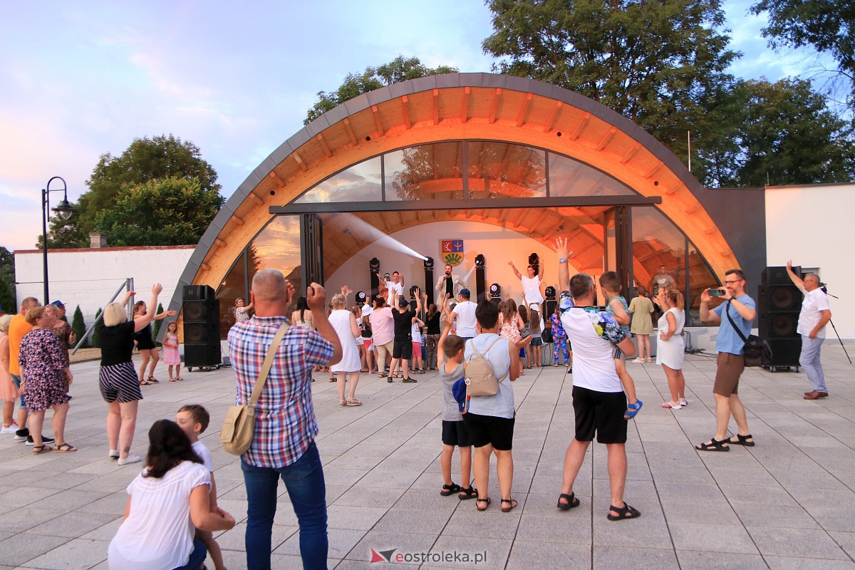 Muzyczne wydarzenie na letniej scenie w Amfiteatrze w Troszynie [16.07.2023] - zdjęcie #63 - eOstroleka.pl