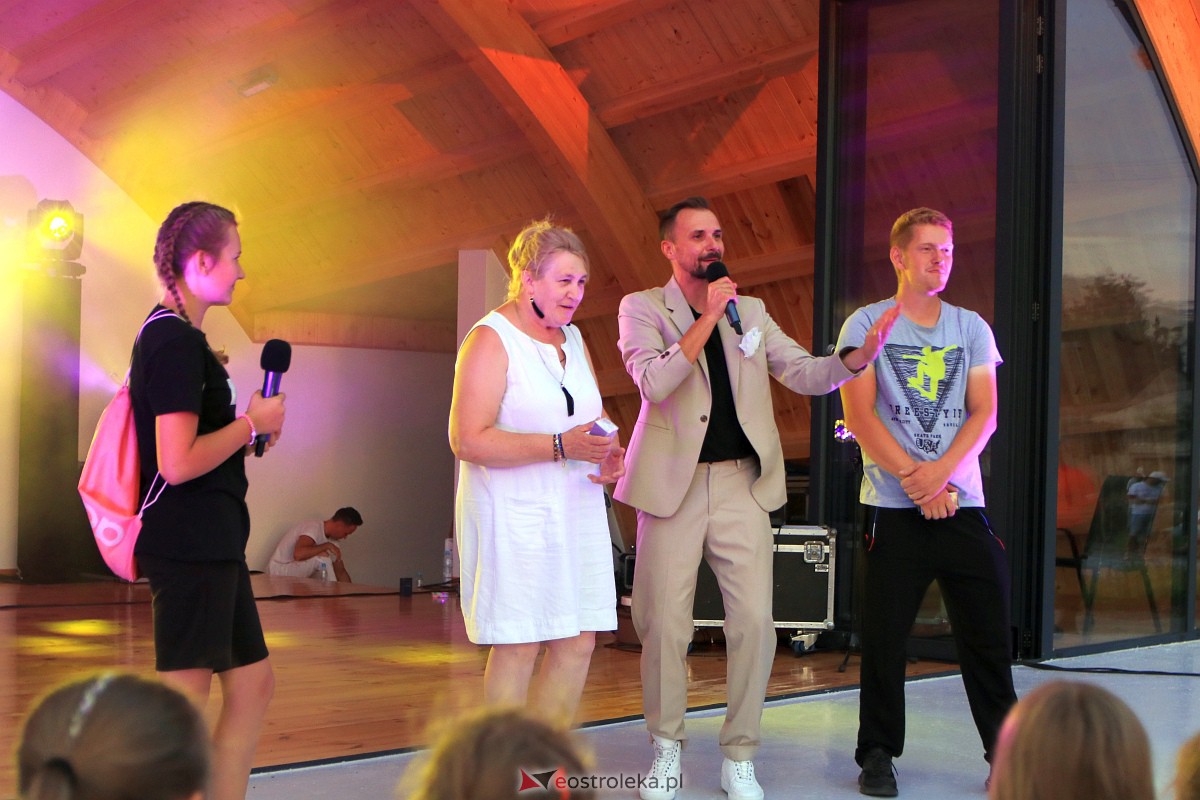 Muzyczne wydarzenie na letniej scenie w Amfiteatrze w Troszynie [16.07.2023] - zdjęcie #86 - eOstroleka.pl