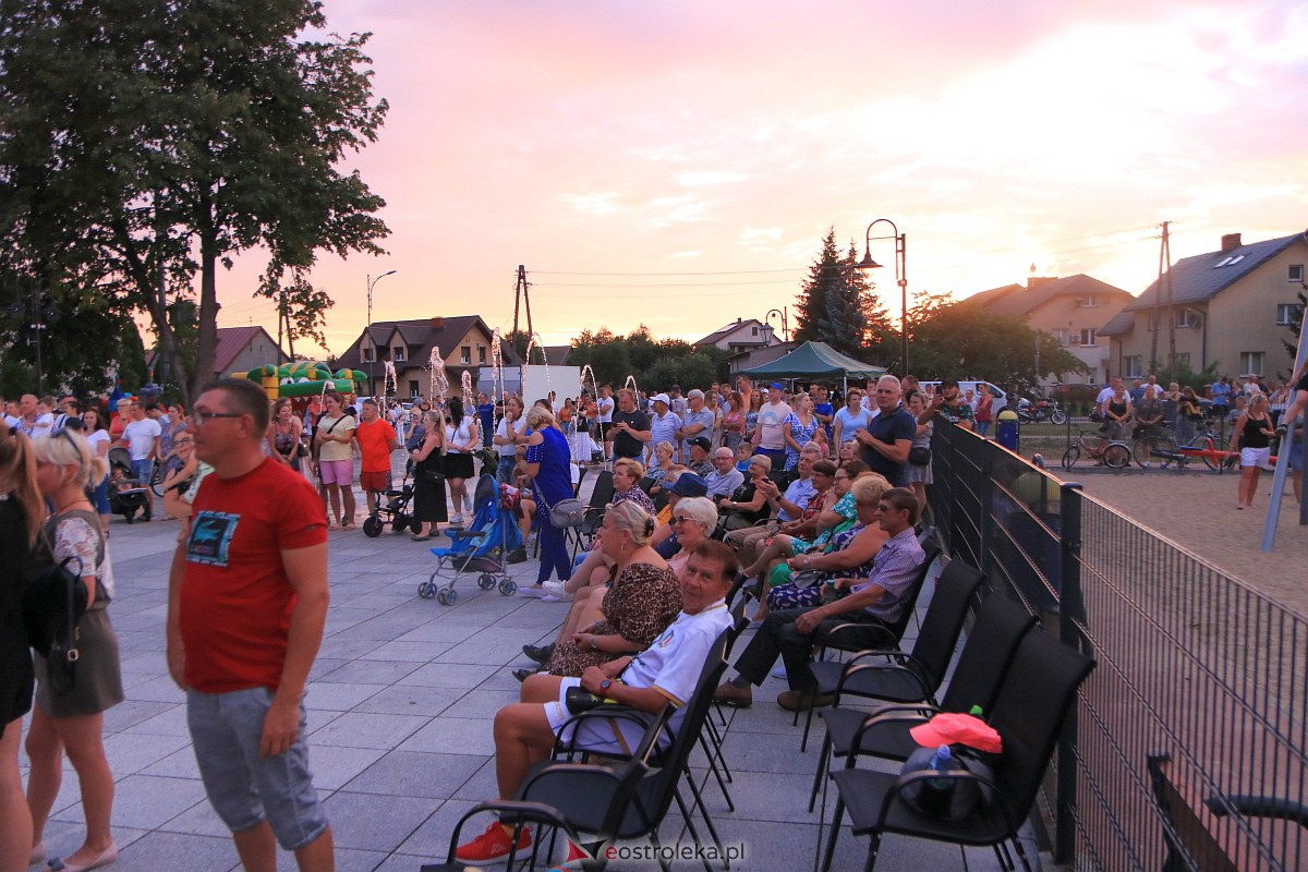 Muzyczne wydarzenie na letniej scenie w Amfiteatrze w Troszynie [16.07.2023] - zdjęcie #91 - eOstroleka.pl