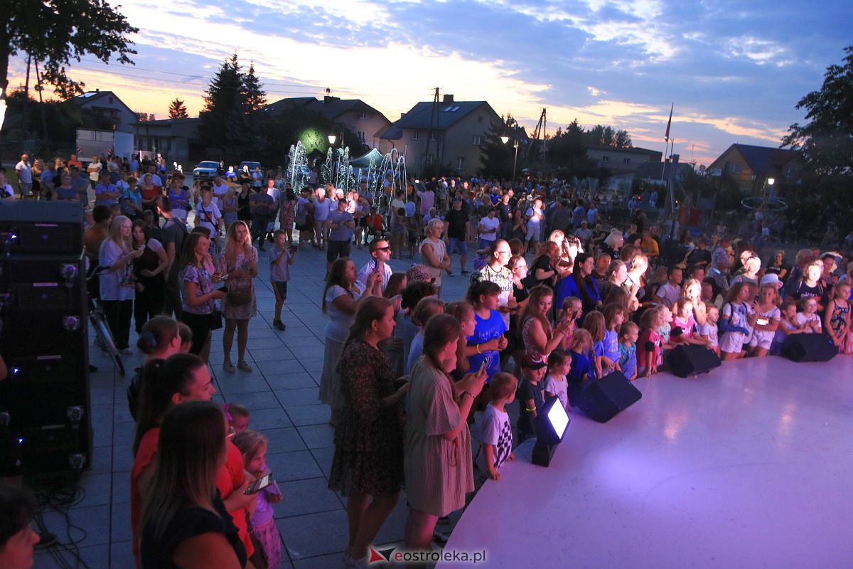 Muzyczne wydarzenie na letniej scenie w Amfiteatrze w Troszynie [16.07.2023] - zdjęcie #112 - eOstroleka.pl