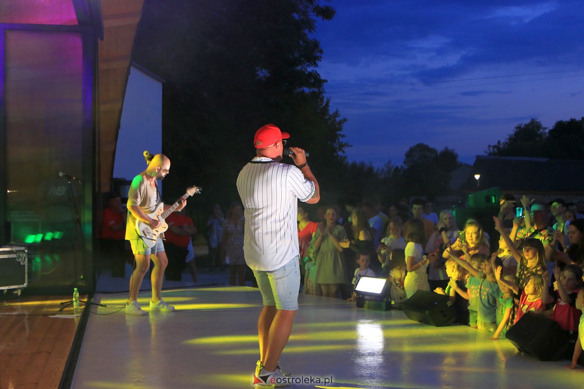 Muzyczne wydarzenie na letniej scenie w Amfiteatrze w Troszynie [16.07.2023] - zdjęcie #134 - eOstroleka.pl