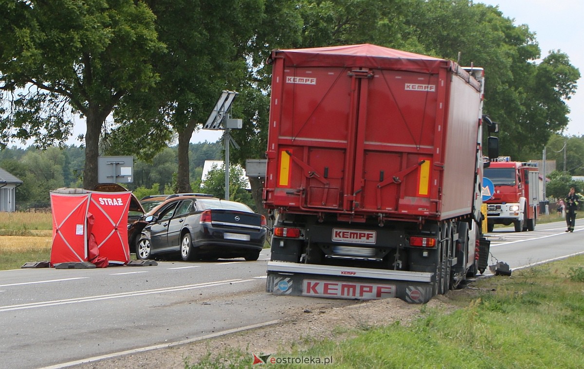 Śmiertelny wypadek w Ponikwi Dużej [17.07.2023] - zdjęcie #4 - eOstroleka.pl