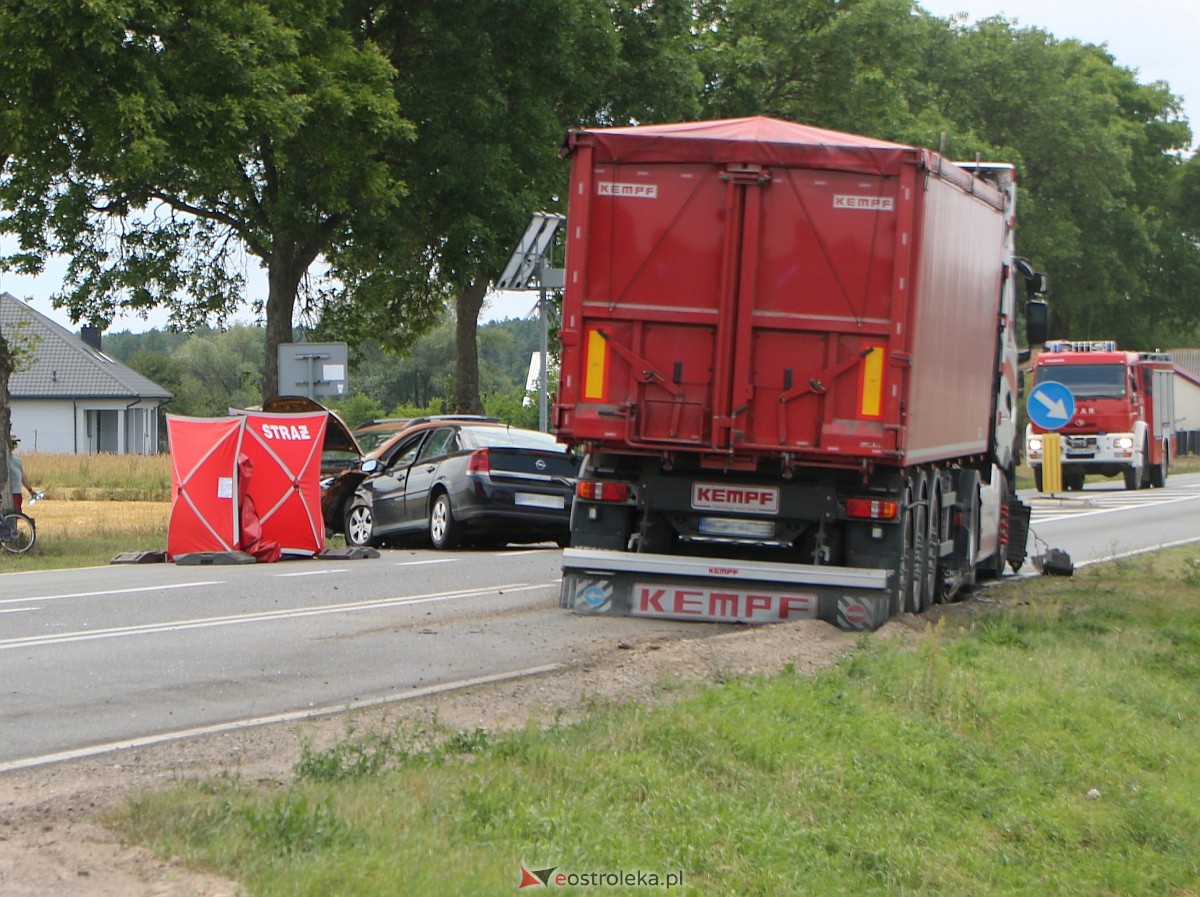 Śmiertelny wypadek w Ponikwi Dużej [17.07.2023] - zdjęcie #2 - eOstroleka.pl