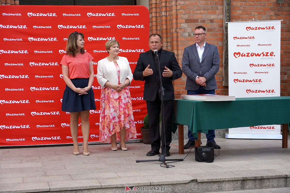 Zabytki z subregionu ostrołęckiego ze wsparciem sejmiku Mazowsza. Wręczenie promes w Ostrołęce [19.07.2023] - zdjęcie #19 - eOstroleka.pl