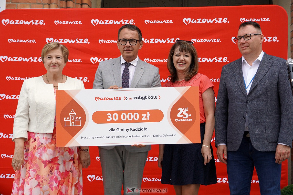 Zabytki z subregionu ostrołęckiego ze wsparciem sejmiku Mazowsza. Wręczenie promes w Ostrołęce [19.07.2023] - zdjęcie #5 - eOstroleka.pl
