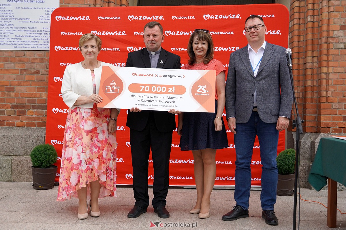 Zabytki z subregionu ostrołęckiego ze wsparciem sejmiku Mazowsza. Wręczenie promes w Ostrołęce [19.07.2023] - zdjęcie #4 - eOstroleka.pl