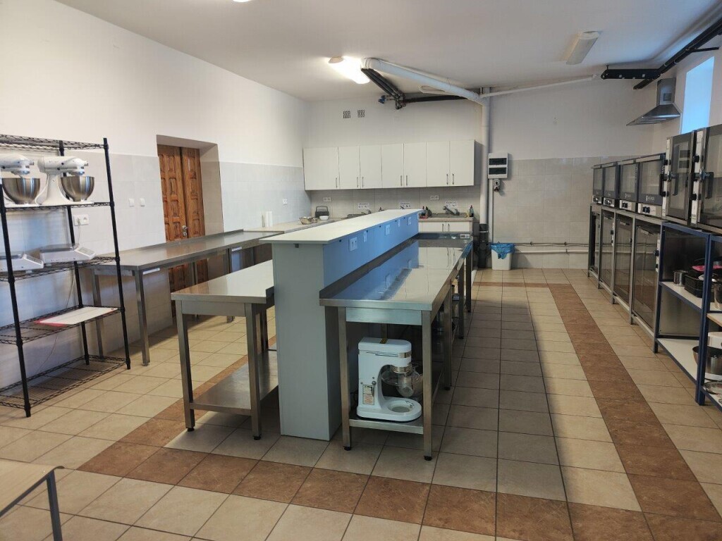 ZSP w Kadzidle doposażony w nowoczesny sprzęt dla przyszłych piekarzy [20.07.2023] - zdjęcie #1 - eOstroleka.pl