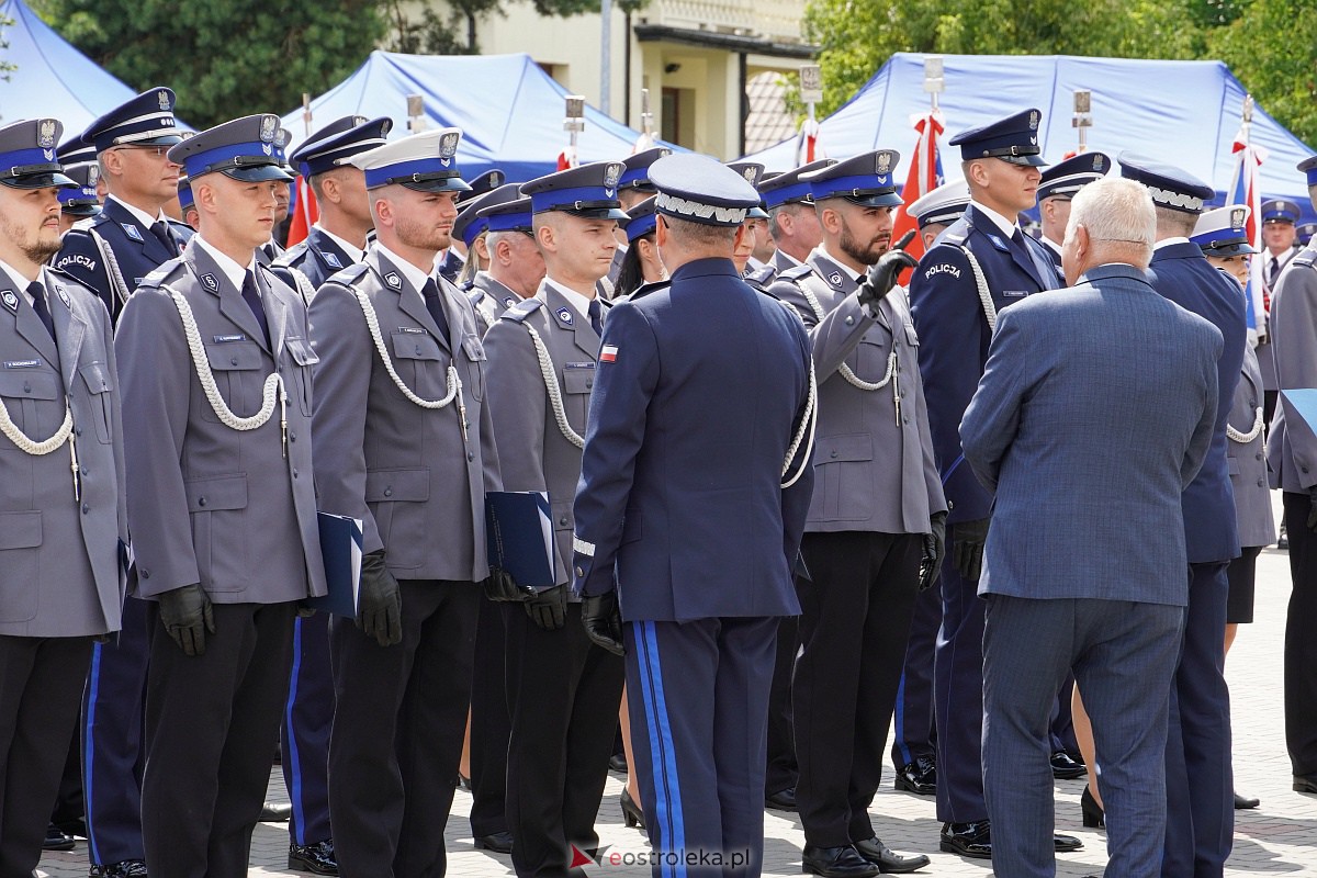 Święto Policji w Ostrołęce. Wręczono awanse i odznaczenia [20.07.2023] - zdjęcie #46 - eOstroleka.pl
