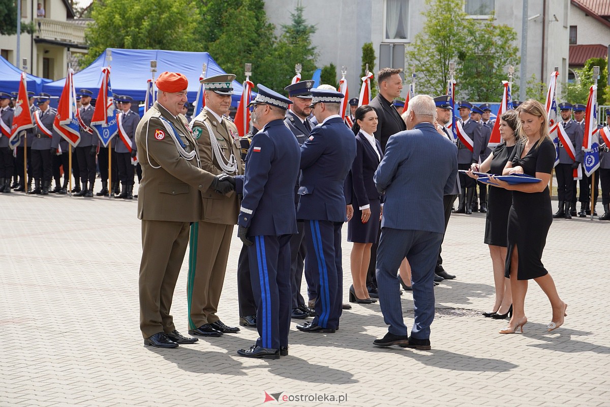 Święto Policji w Ostrołęce. Wręczono awanse i odznaczenia [20.07.2023] - zdjęcie #36 - eOstroleka.pl