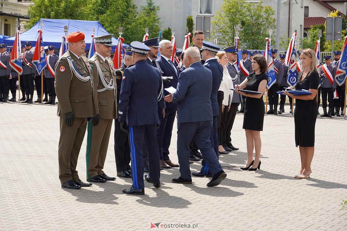 Święto Policji w Ostrołęce. Wręczono awanse i odznaczenia [20.07.2023] - zdjęcie #35 - eOstroleka.pl