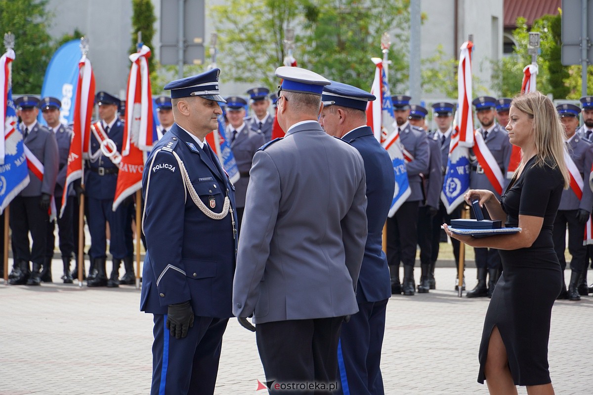 Święto Policji w Ostrołęce. Wręczono awanse i odznaczenia [20.07.2023] - zdjęcie #29 - eOstroleka.pl