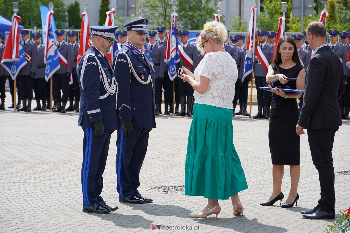 Święto Policji w Ostrołęce. Wręczono awanse i odznaczenia [20.07.2023] - zdjęcie #27 - eOstroleka.pl
