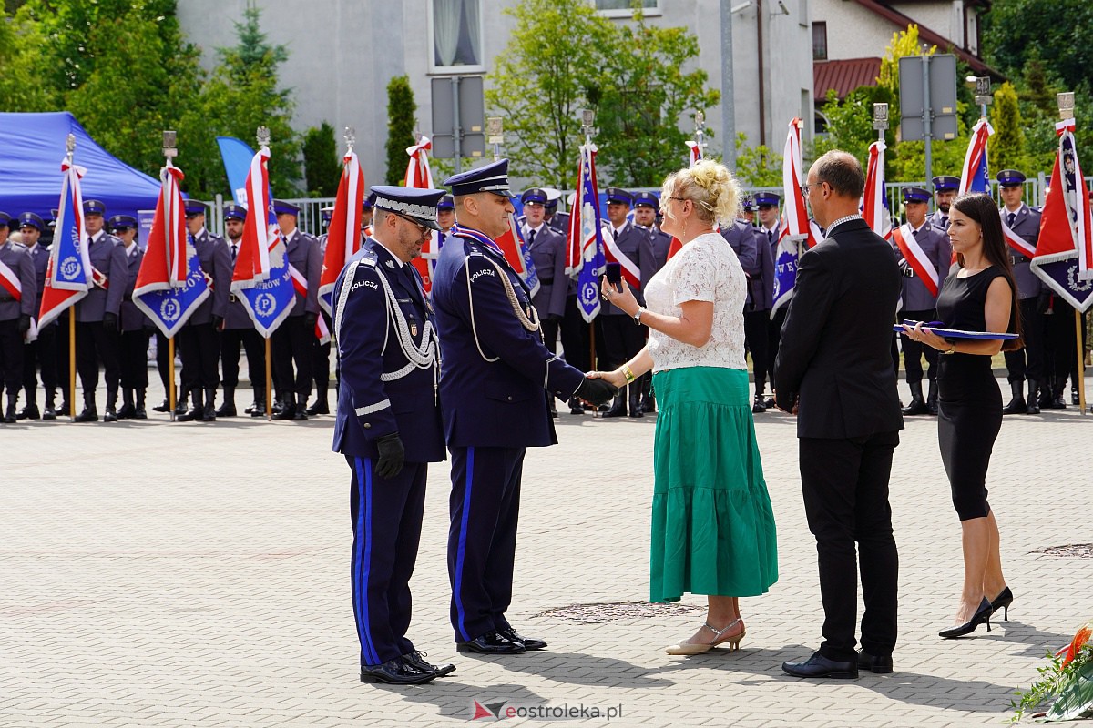 Święto Policji w Ostrołęce. Wręczono awanse i odznaczenia [20.07.2023] - zdjęcie #24 - eOstroleka.pl