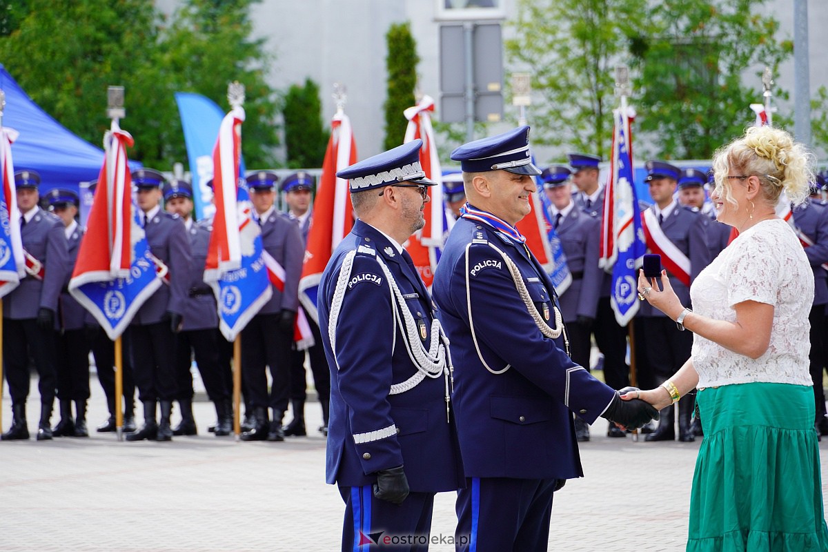 Święto Policji w Ostrołęce. Wręczono awanse i odznaczenia [20.07.2023] - zdjęcie #22 - eOstroleka.pl