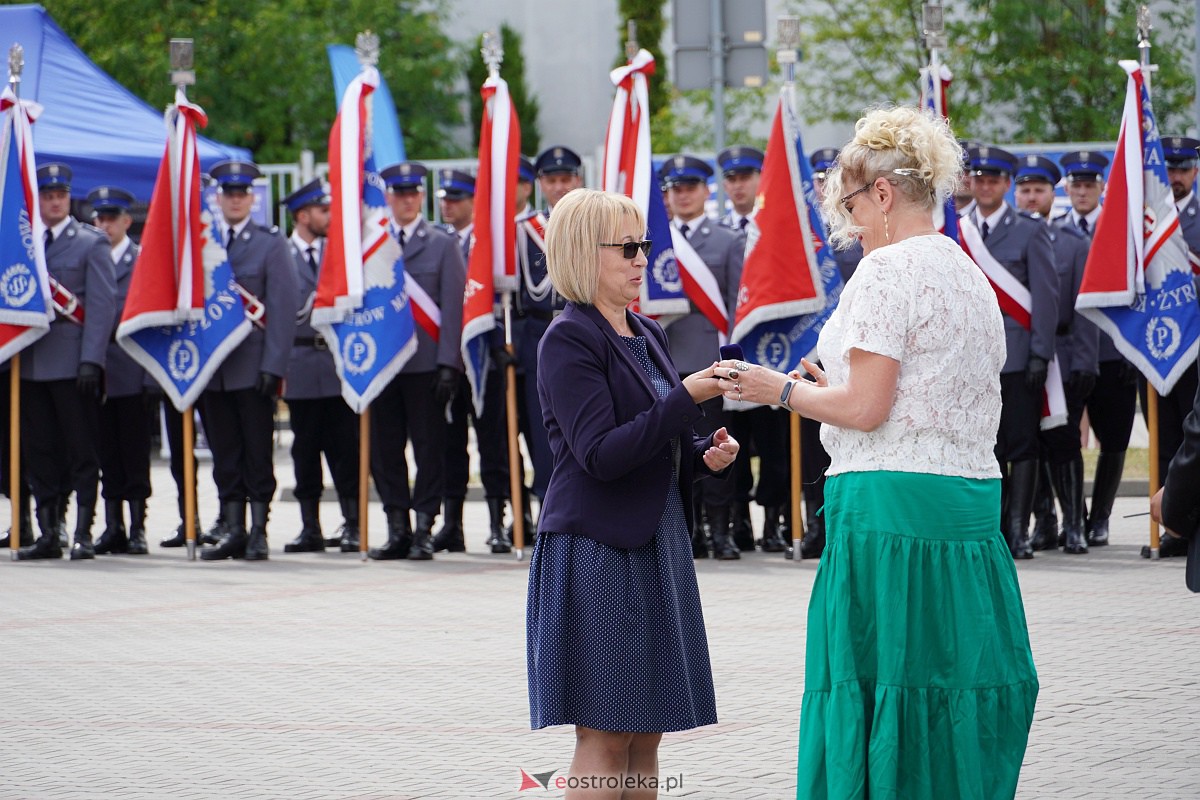 Święto Policji w Ostrołęce. Wręczono awanse i odznaczenia [20.07.2023] - zdjęcie #20 - eOstroleka.pl