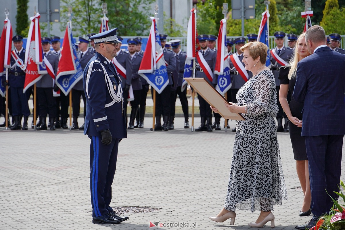 Święto Policji w Ostrołęce. Wręczono awanse i odznaczenia [20.07.2023] - zdjęcie #17 - eOstroleka.pl