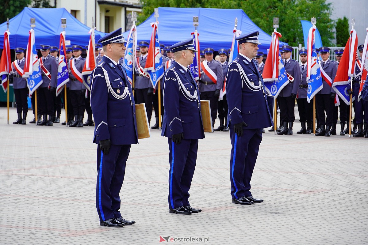 Święto Policji w Ostrołęce. Wręczono awanse i odznaczenia [20.07.2023] - zdjęcie #11 - eOstroleka.pl
