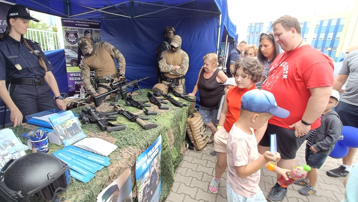 Rodzinny piknik na Święto Policji w Ostrołęce [20.07.2023] - zdjęcie #98 - eOstroleka.pl