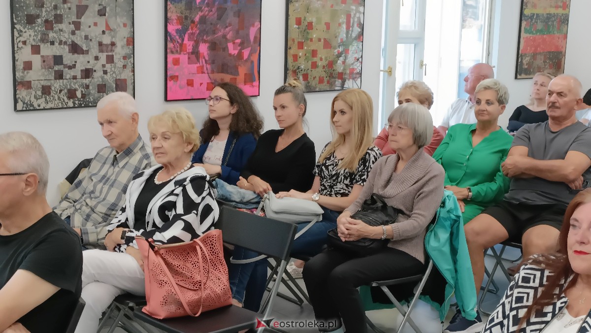 ART Czwartek - koncert Leny Piękniewskiej w Galerii Ostrołęka [20.07.2023] - zdjęcie #16 - eOstroleka.pl
