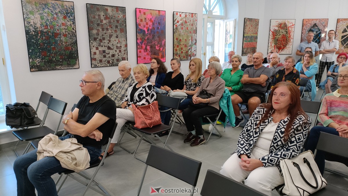 ART Czwartek - koncert Leny Piękniewskiej w Galerii Ostrołęka [20.07.2023] - zdjęcie #15 - eOstroleka.pl