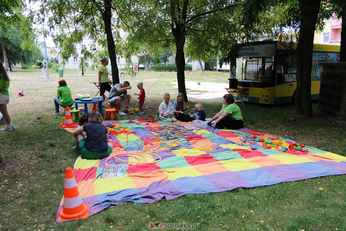 Radosny Świetlicobus w trasie [21.07.2023] - zdjęcie #1 - eOstroleka.pl