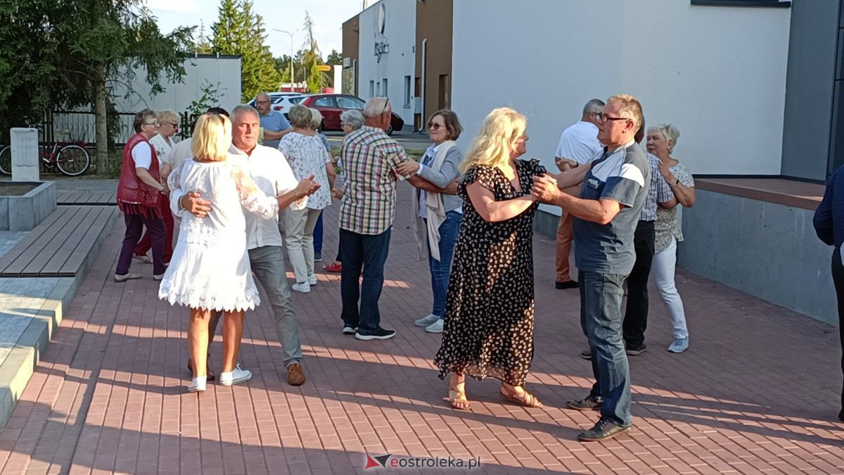 Plenerowa potańcówka w Kadzidle [22.07.2023] - zdjęcie #60 - eOstroleka.pl