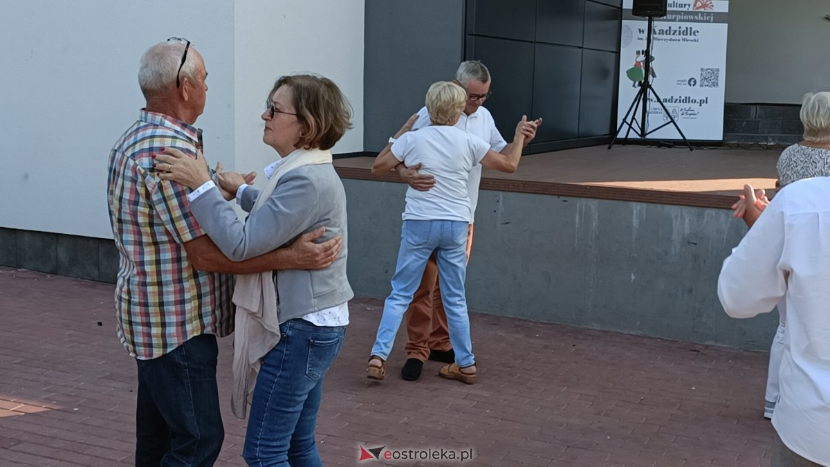 Plenerowa potańcówka w Kadzidle [22.07.2023] - zdjęcie #54 - eOstroleka.pl