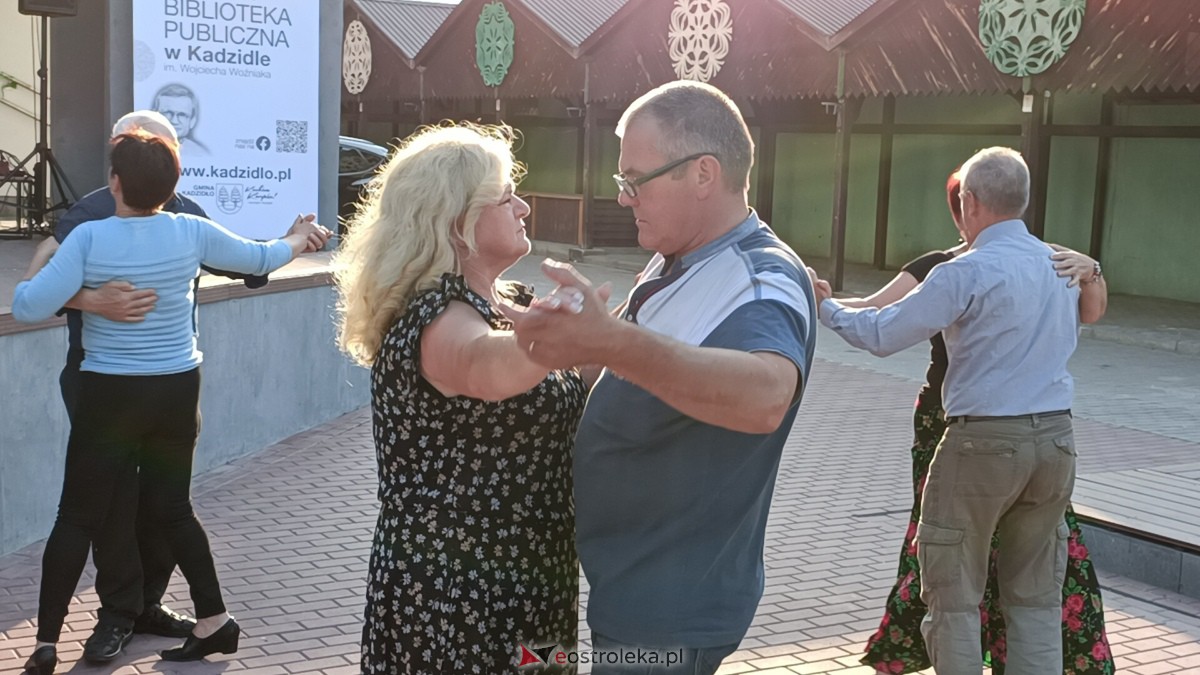 Plenerowa potańcówka w Kadzidle [22.07.2023] - zdjęcie #52 - eOstroleka.pl