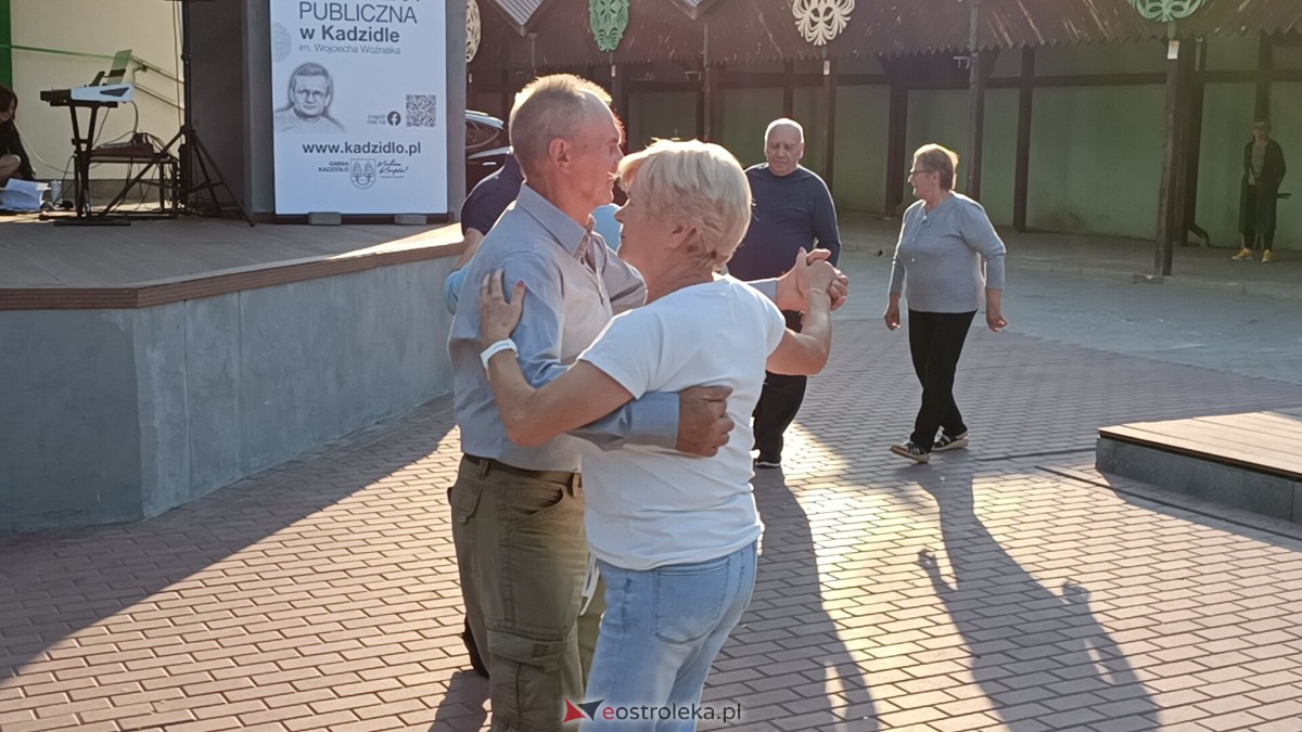 Plenerowa potańcówka w Kadzidle [22.07.2023] - zdjęcie #14 - eOstroleka.pl