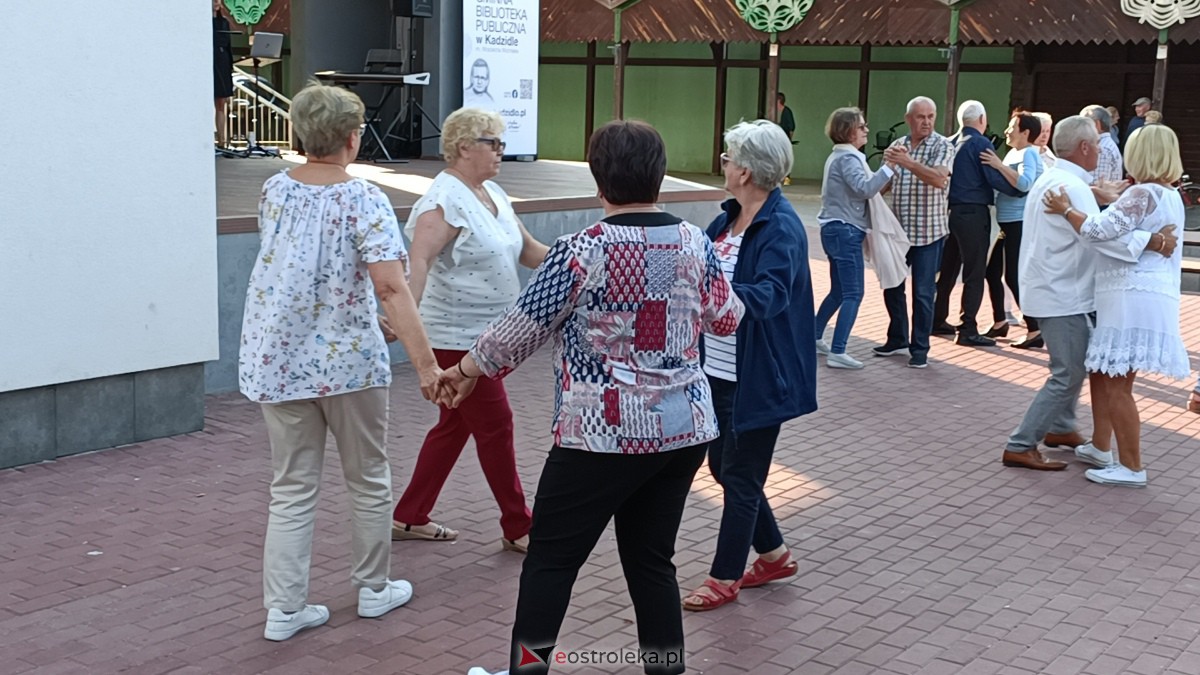 Plenerowa potańcówka w Kadzidle [22.07.2023] - zdjęcie #7 - eOstroleka.pl