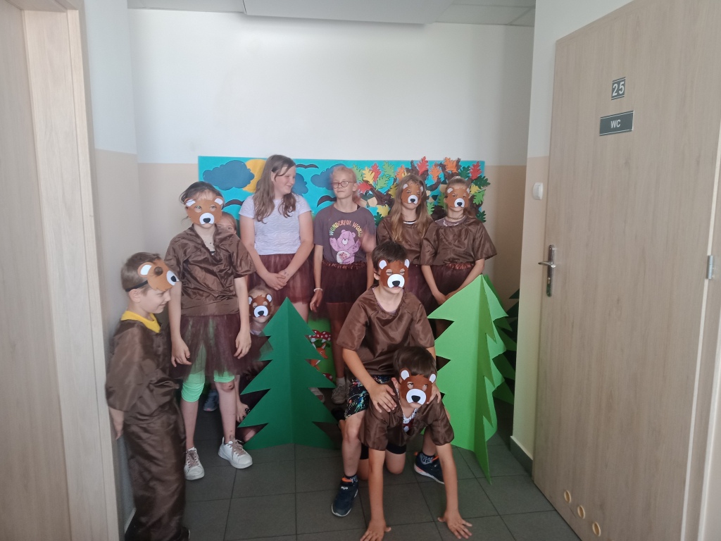 Warsztaty teatralne w Placówce Wsparcia Dziennego w Ostrołęce [24.07.2023] - zdjęcie #2 - eOstroleka.pl