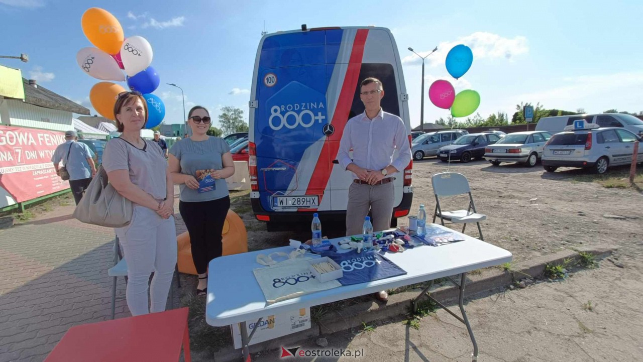 Bus 800+ w Ostrołęce. Promowano zmiany w rządowym programie [25.07.2023] - zdjęcie #14 - eOstroleka.pl