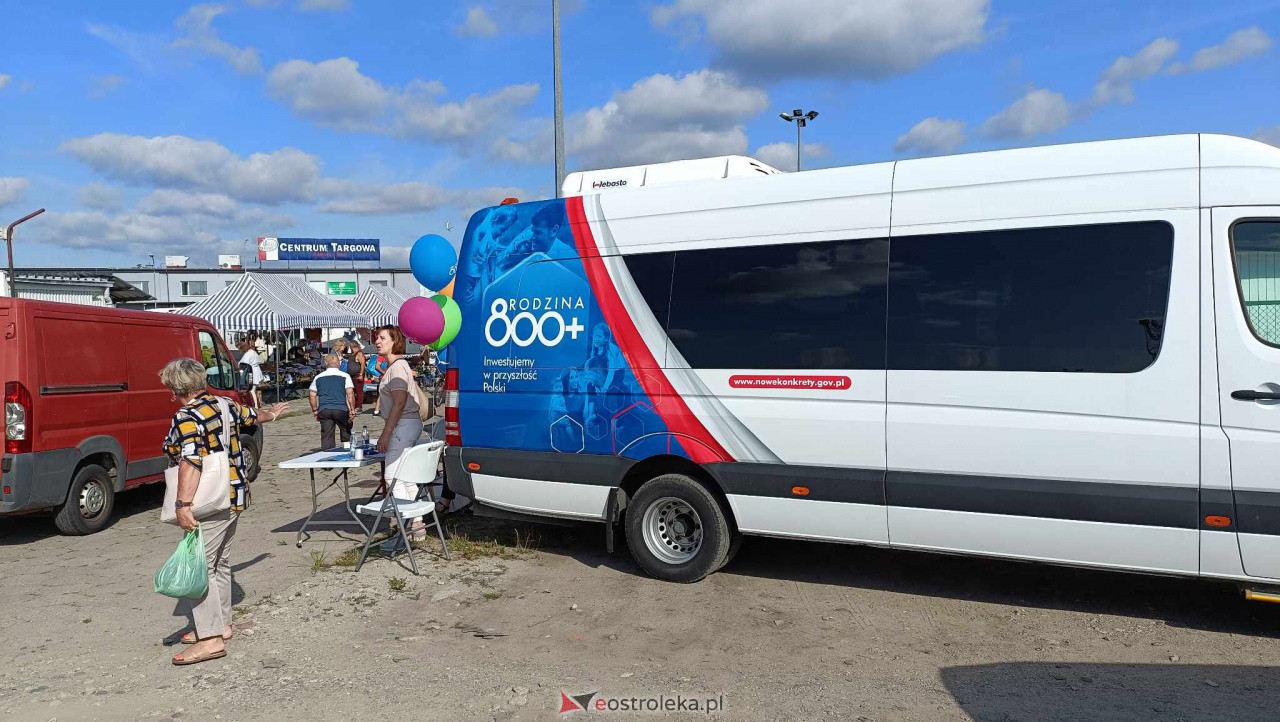 Bus 800+ w Ostrołęce. Promowano zmiany w rządowym programie [25.07.2023] - zdjęcie #4 - eOstroleka.pl