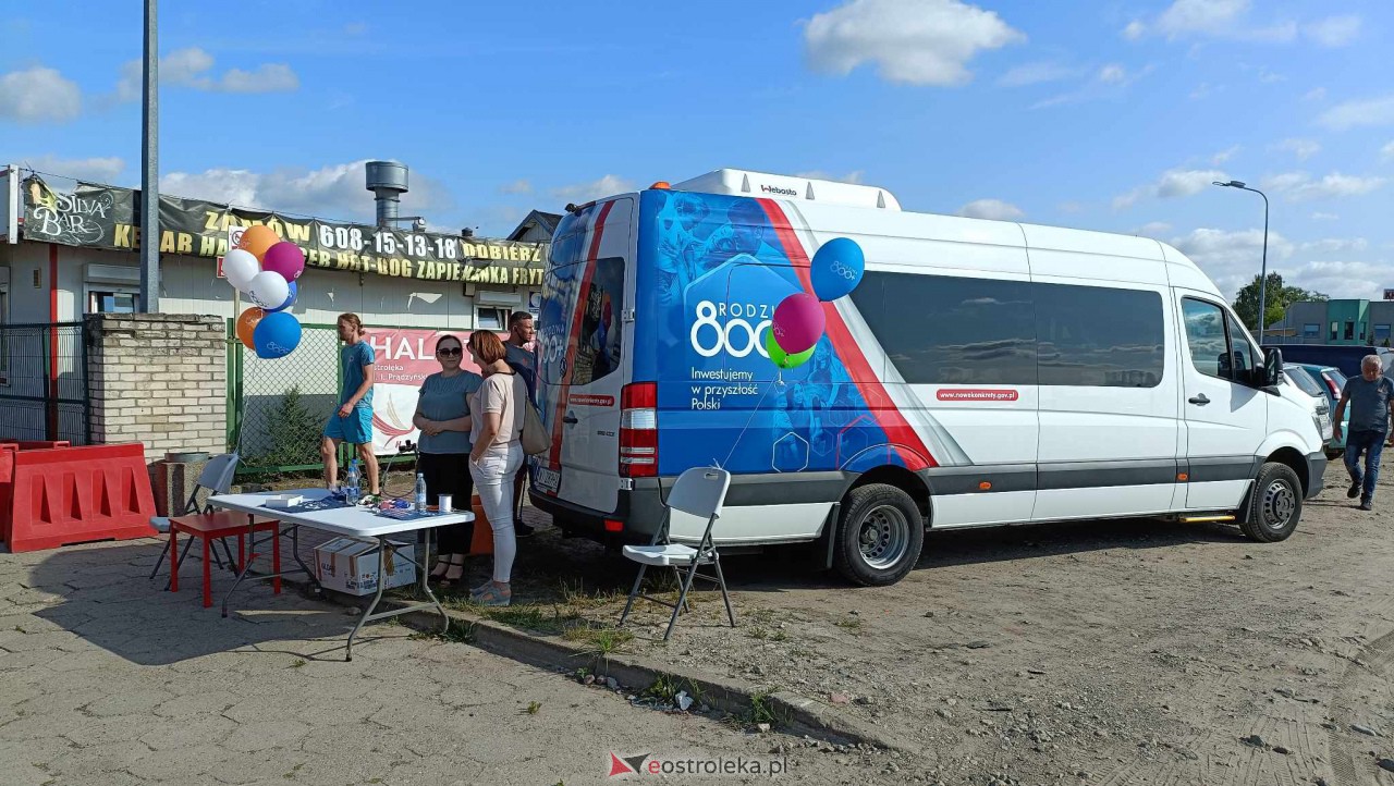 Bus 800+ w Ostrołęce. Promowano zmiany w rządowym programie [25.07.2023] - zdjęcie #10 - eOstroleka.pl