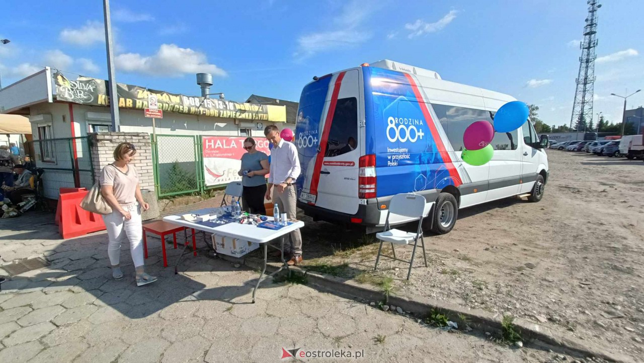 Bus 800+ w Ostrołęce. Promowano zmiany w rządowym programie [25.07.2023] - zdjęcie #6 - eOstroleka.pl