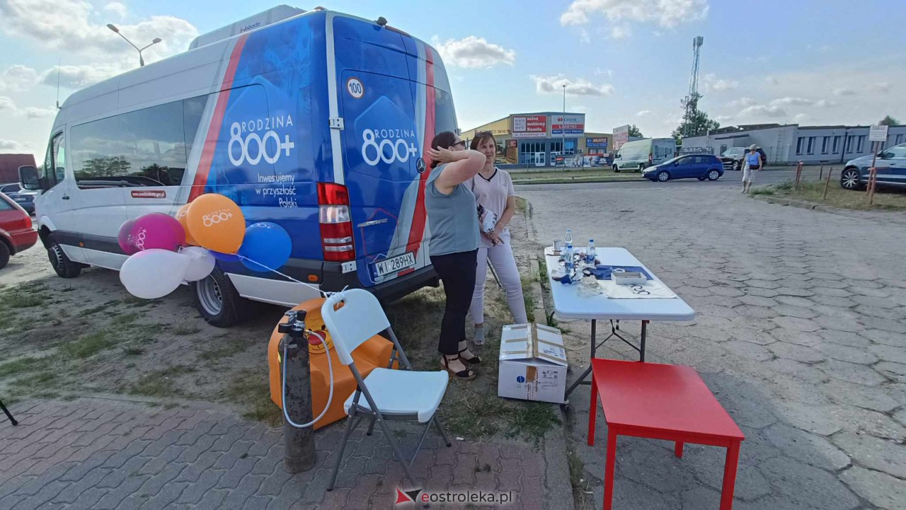 Bus 800+ w Ostrołęce. Promowano zmiany w rządowym programie [25.07.2023] - zdjęcie #5 - eOstroleka.pl