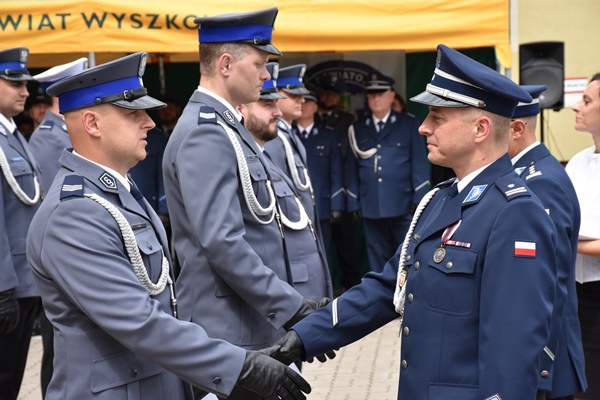 Święto Policji w Wyszkowie. Były awanse i odznaczenia dla zasłużonych funkcjonariuszy [25.07.2023] - zdjęcie #12 - eOstroleka.pl