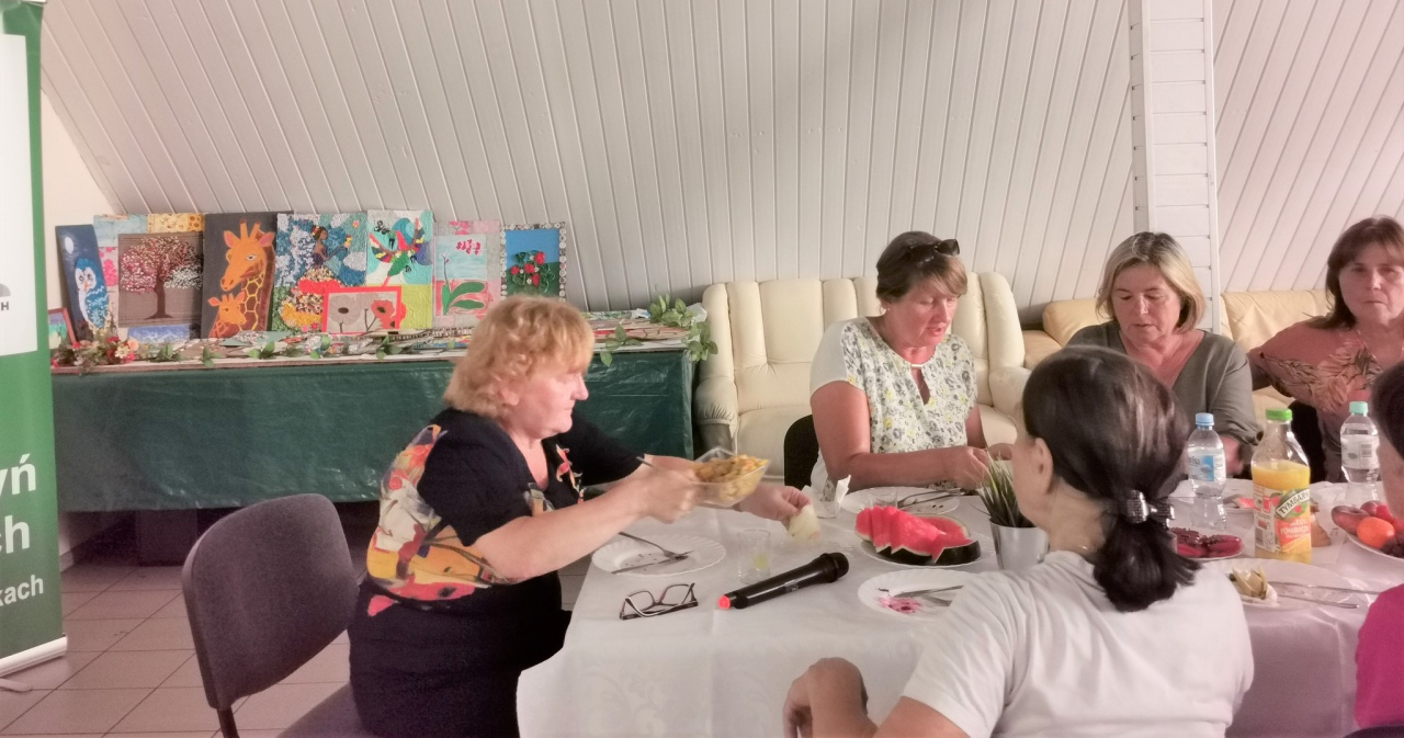 Danie Wspólnych Chwil. Spotkanie KGW „Borkowianki” z seniorami - zdjęcie #5 - eOstroleka.pl