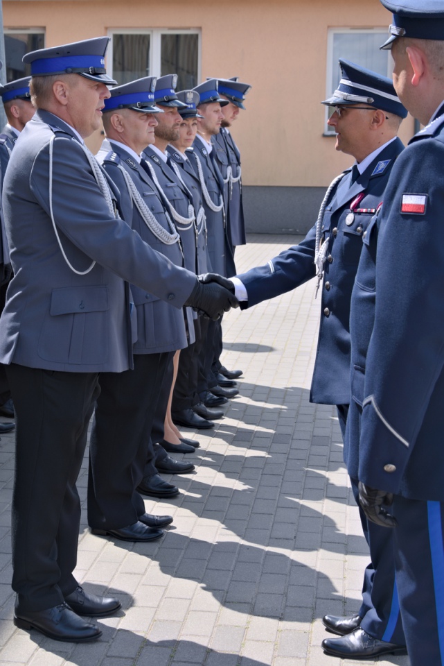 Święto Policji w Makowie Mazowieckim. Życzenia, odznaczenia, awanse [27.07.2023] - zdjęcie #13 - eOstroleka.pl