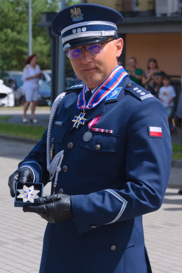 Święto Policji w Makowie Mazowieckim. Życzenia, odznaczenia, awanse [27.07.2023] - zdjęcie #8 - eOstroleka.pl