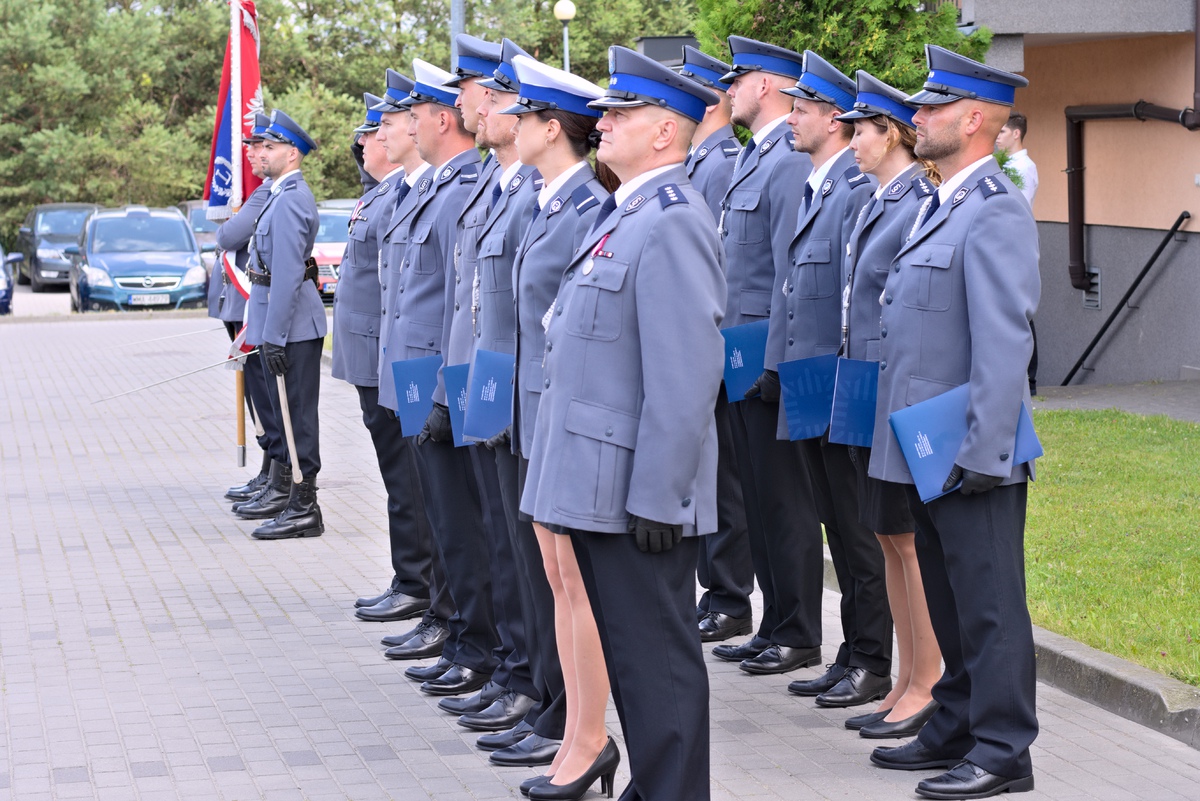 Święto Policji w Makowie Mazowieckim. Życzenia, odznaczenia, awanse [27.07.2023] - zdjęcie #3 - eOstroleka.pl