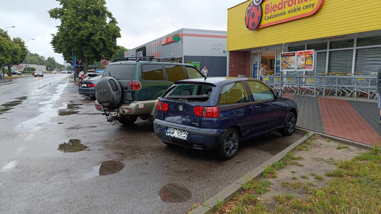 Kolizja przy Hallera [28.07.2023] - zdjęcie #5 - eOstroleka.pl