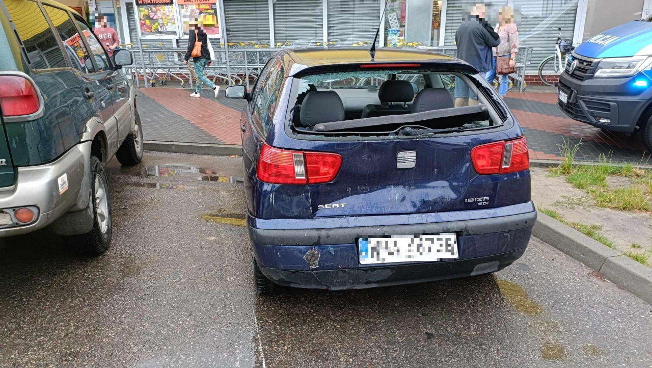 Kolizja przy Hallera [28.07.2023] - zdjęcie #4 - eOstroleka.pl