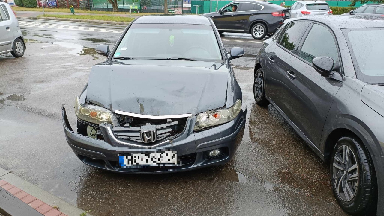 Kolizja przy Hallera [28.07.2023] - zdjęcie #2 - eOstroleka.pl