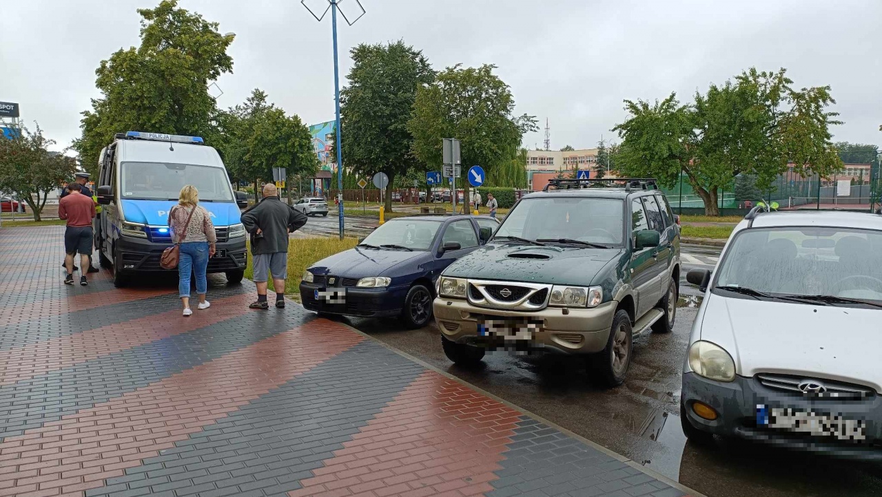 Kolizja przy Hallera [28.07.2023] - zdjęcie #1 - eOstroleka.pl