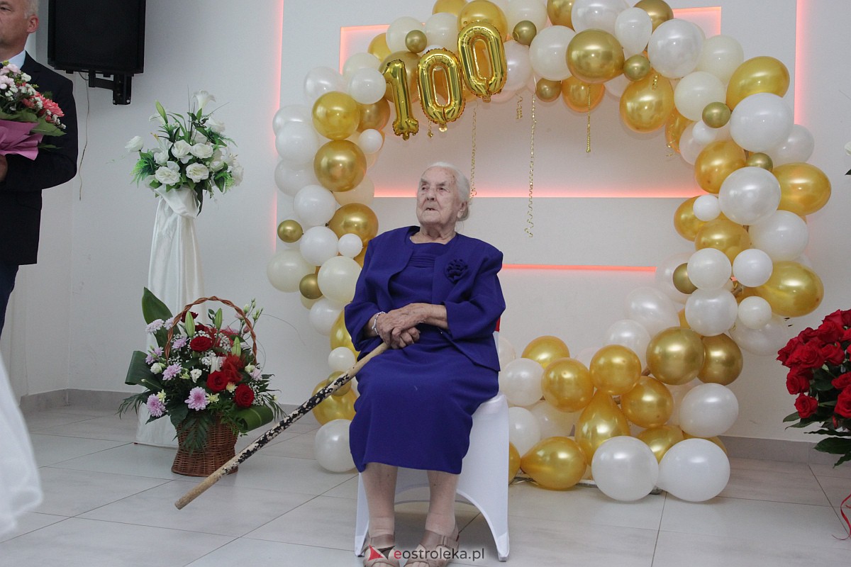 Piękny jubileusz! Pani Janina Oleksiak z Kunina skołyczła 100 lat! [29.07.2023] - zdjęcie #37 - eOstroleka.pl