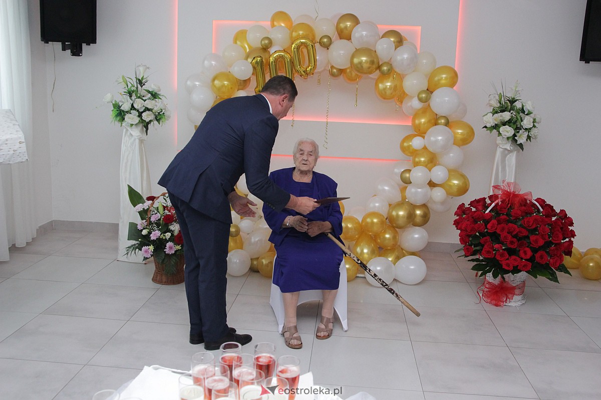 Piękny jubileusz! Pani Janina Oleksiak z Kunina skołyczła 100 lat! [29.07.2023] - zdjęcie #23 - eOstroleka.pl