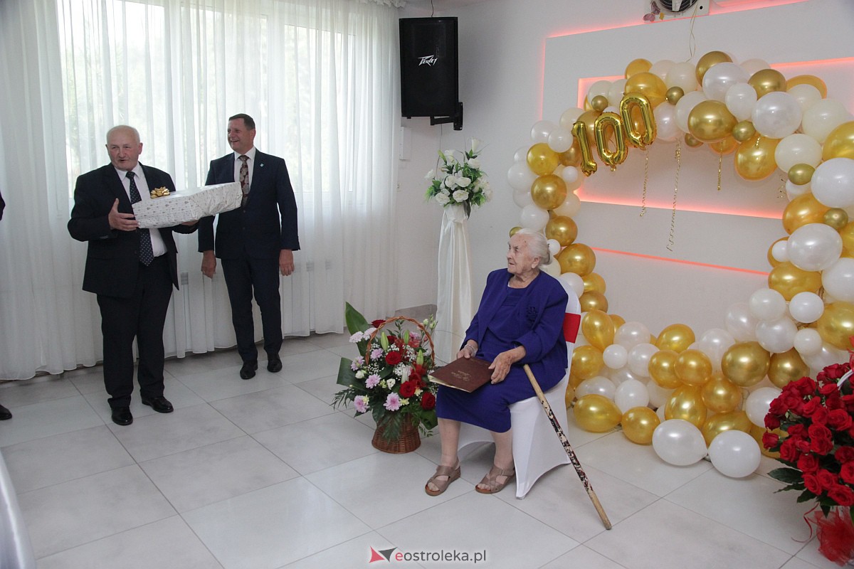 Piękny jubileusz! Pani Janina Oleksiak z Kunina skołyczła 100 lat! [29.07.2023] - zdjęcie #21 - eOstroleka.pl